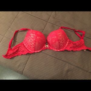 Victoria's Secret 32D push-up bra