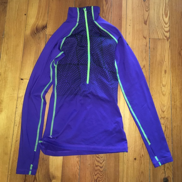 Nike sweatshirt