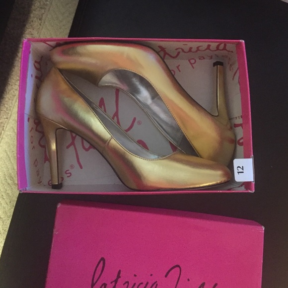 Gold shoes