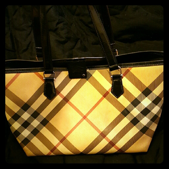 Burberry Purse - Authentic