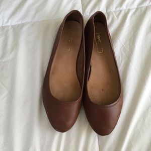 BDG Classic Leather Flats