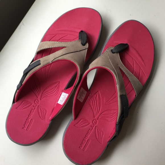 NWOT Merrell sandals