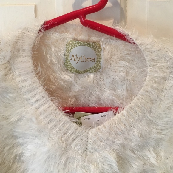 Furry White Sweater Crop - Picture 4 of 7