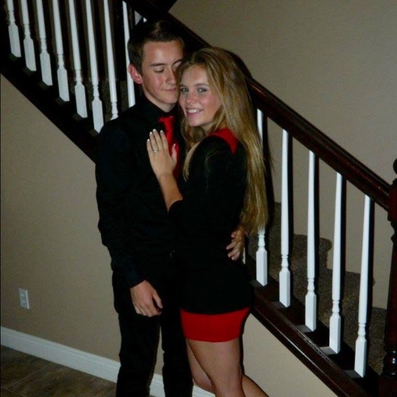 PROM/HOMECOMING/WINTER FORMAL DRESS - Picture 3 of 3