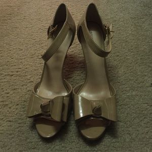 Nude Pumps