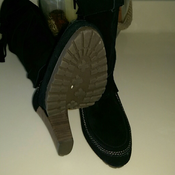 Fabulous Calvin Klein Suede Black Boots