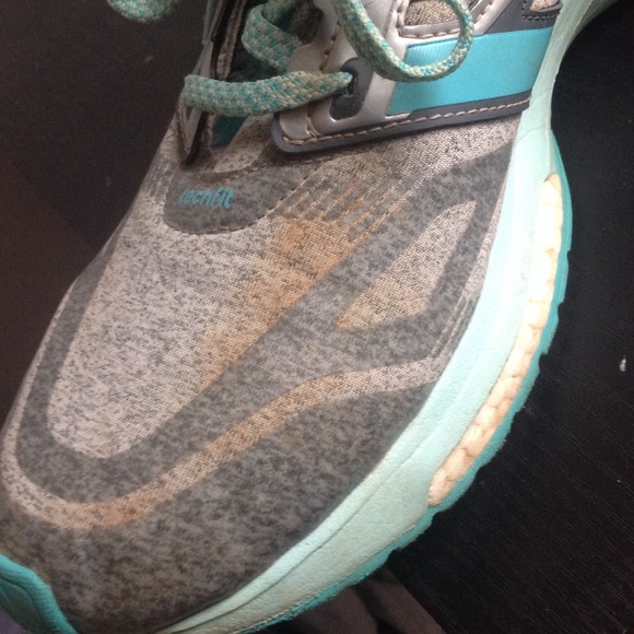 Adidas Response Boost Running Shoe - Picture 2 of 4