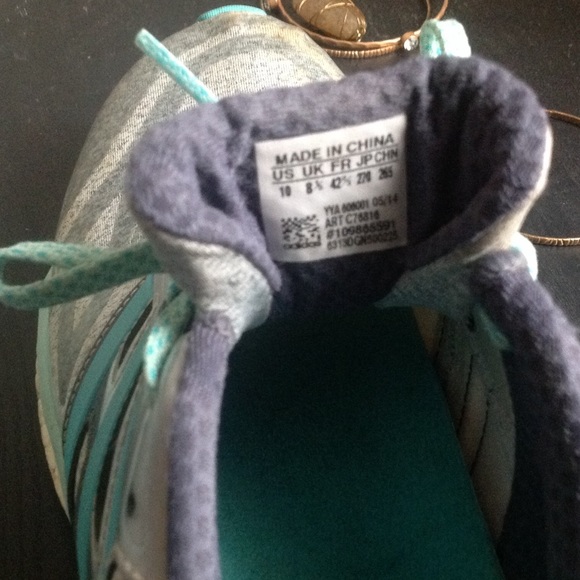 Adidas Response Boost Running Shoe - Picture 4 of 4
