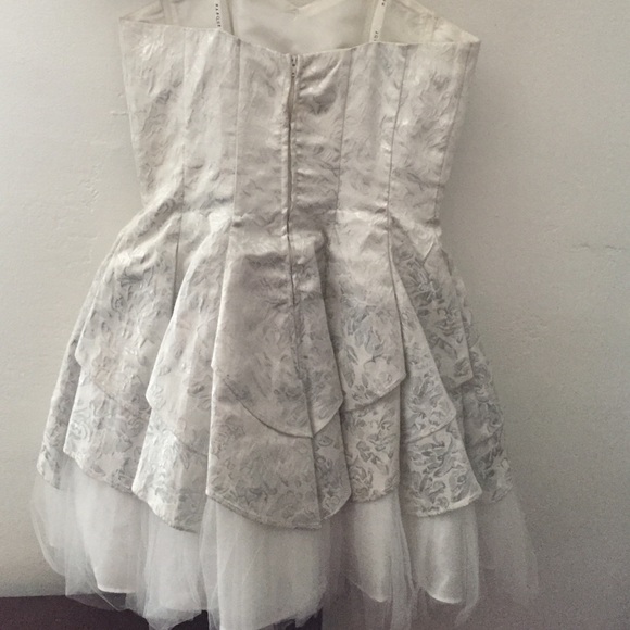 HOMECOMING/PROM DRESS - Picture 3 of 4