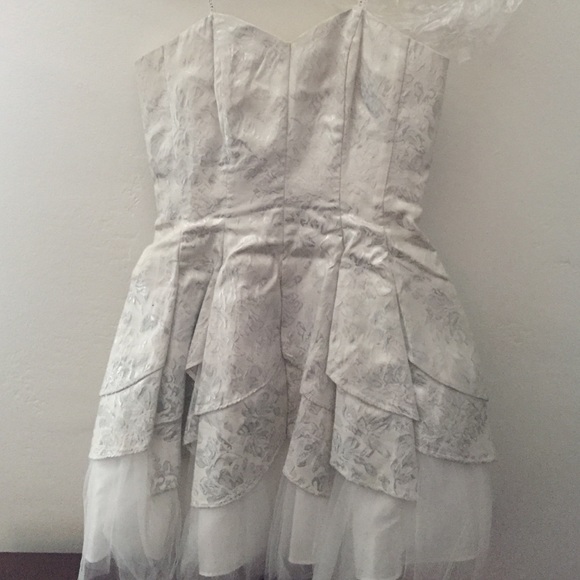 HOMECOMING/PROM DRESS - Picture 4 of 4