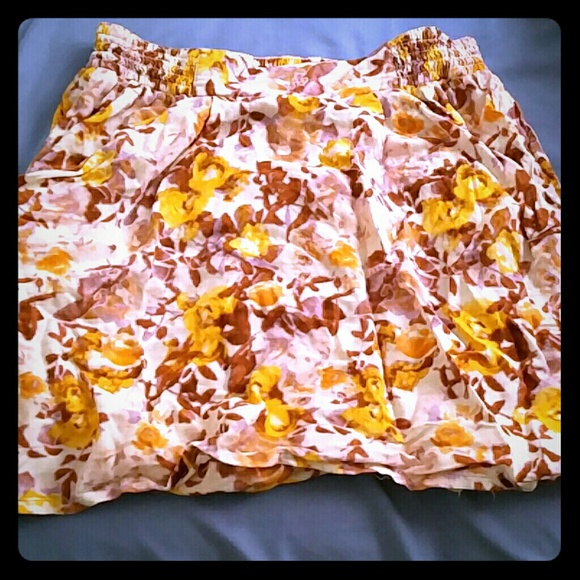Floral skirt with pockets