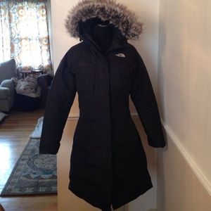 Black north face out door long black coat