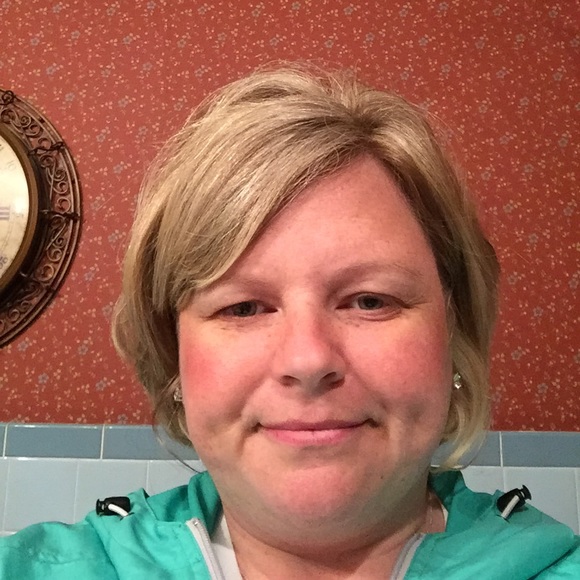 Meet your Posher, Brooke