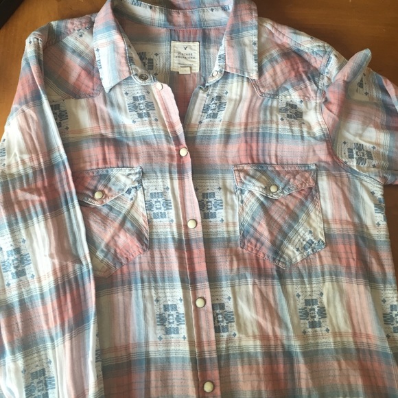 American Eagle long sleeve snap shirt
