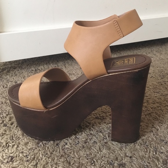 Platform heeled wedges - Picture 2 of 4