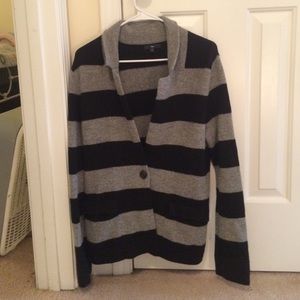 Gap sweater