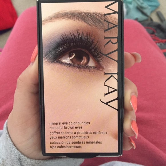 Mary Kay brown eyes eyeshadow kit