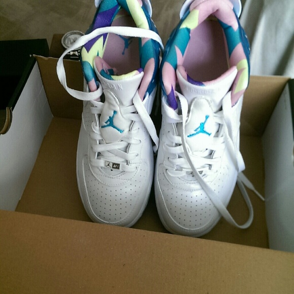 Shoes - Picture 4 of 4