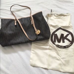 Excellent used condition - Michael Kors bag