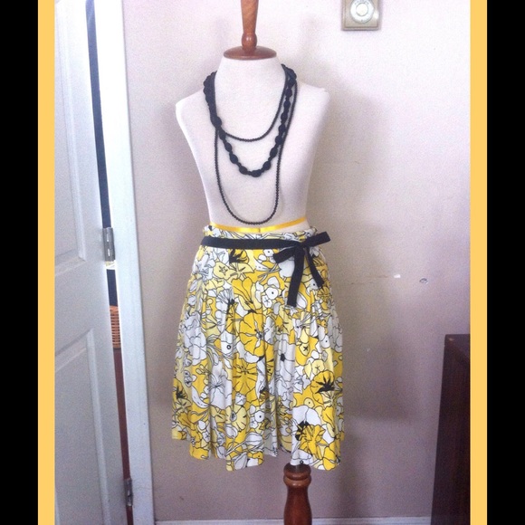 🌻Graphic Floral Stretch Cotton Pleated Skirt🌼 - Picture 2 of 4