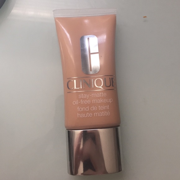 Clinique stay-matte oil-free makeup
