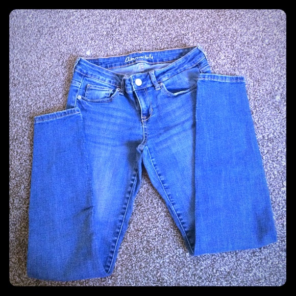 2 pairs Aeropostale jeans size 6 short