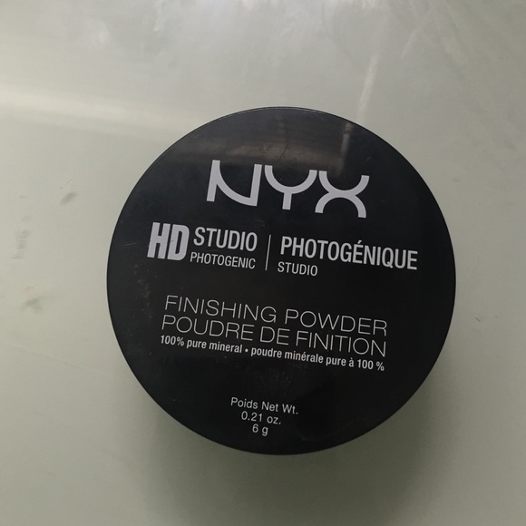 Nyx setting powder and Nyx "Light" cream contour