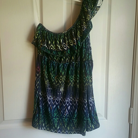 Mult-color one top