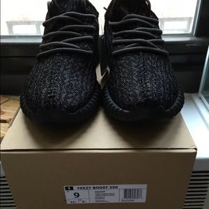Authentic adidas Yeezy boost 350 black size 9 men