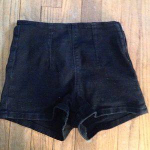 Delis high wasted black shorts