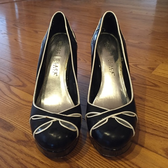 White House Black Market Wedges - Picture 3 of 3