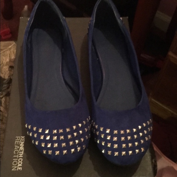 Blue ballet flats