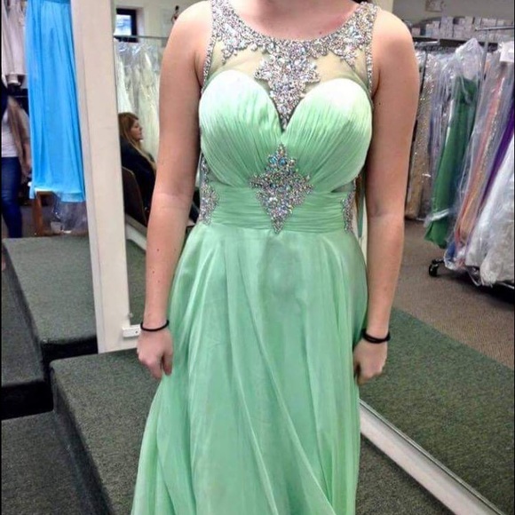 Angela & Alison Prom dress - Picture 1 of 3