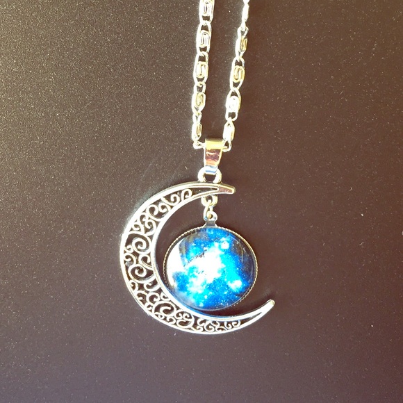 NWT MOON/EARTH NECKLACE