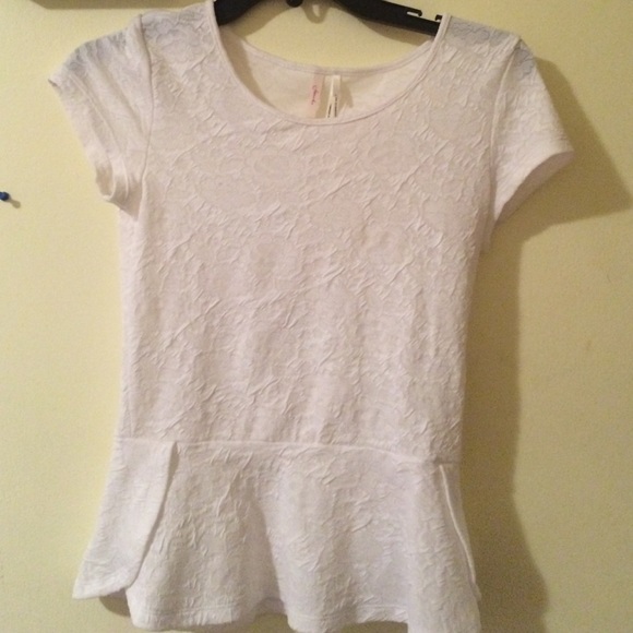 Flower patter peplum shirt