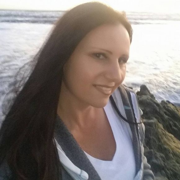 Meet your Posher, Lori - Picture 1 of 1