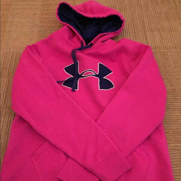 Under Armour sweatshirt