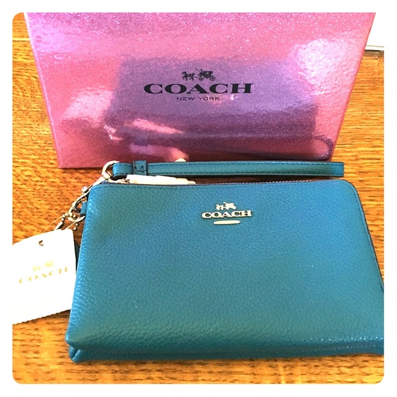 💥REDUCED💥BRAND NEW COACH CORNER ZIP WRISTLET