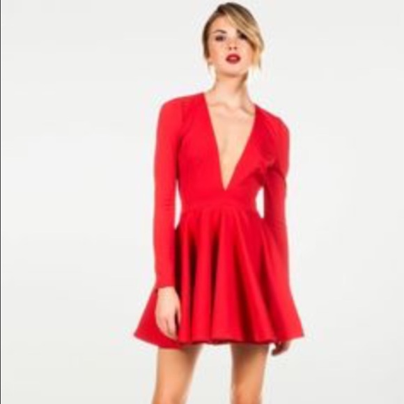 Deep V HIGH QUALITY FLARE DRESS! - Picture 2 of 3
