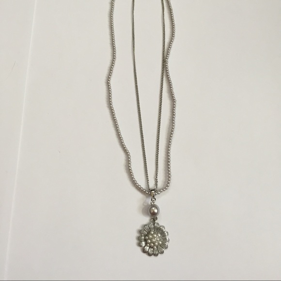 Beautiful flowered necklace with earrings