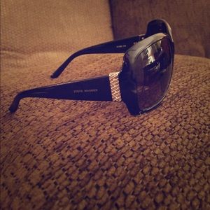 Steve Madden sunglasses