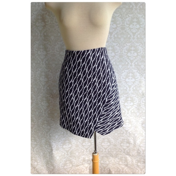 LOFT Dresses & Skirts - LOFT PETITE SKIRT