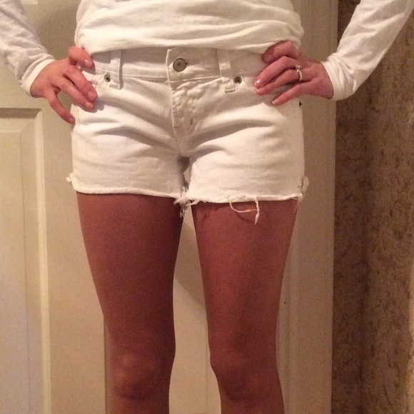 American Eagle Outfitters Pants - CLOSET SALE 🌺 AE White Cut Off Shorts