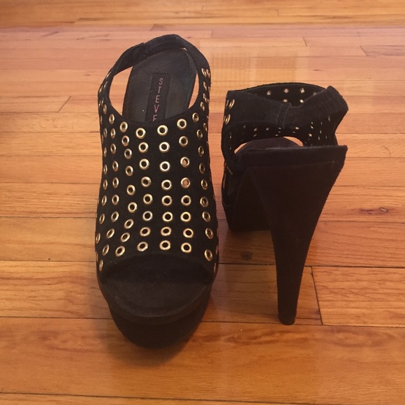 Black and gold heels- Steven by Steve Madden - Picture 2 of 3