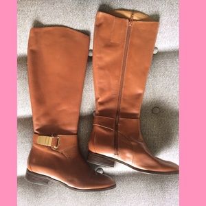 Brown riding boots with bucket detail
