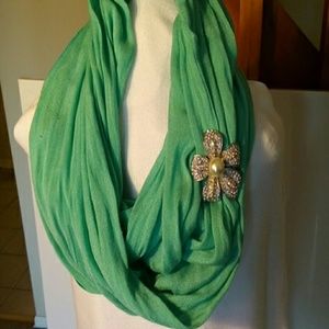 Flower fasion brooch