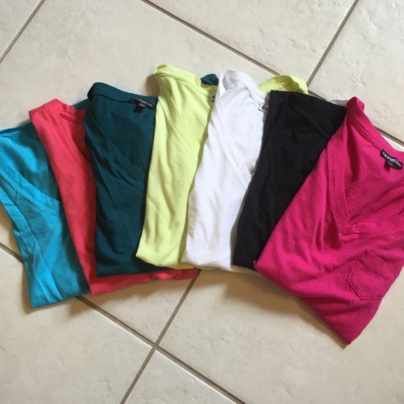 Bundle 7 Express v-neck tees with button on sleeve