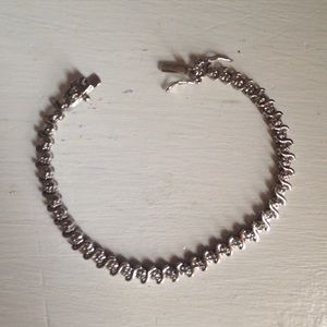 Silver and very tiny diamond bracelet