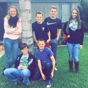 Meet your Posher, Emerald