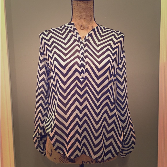 Chevron top